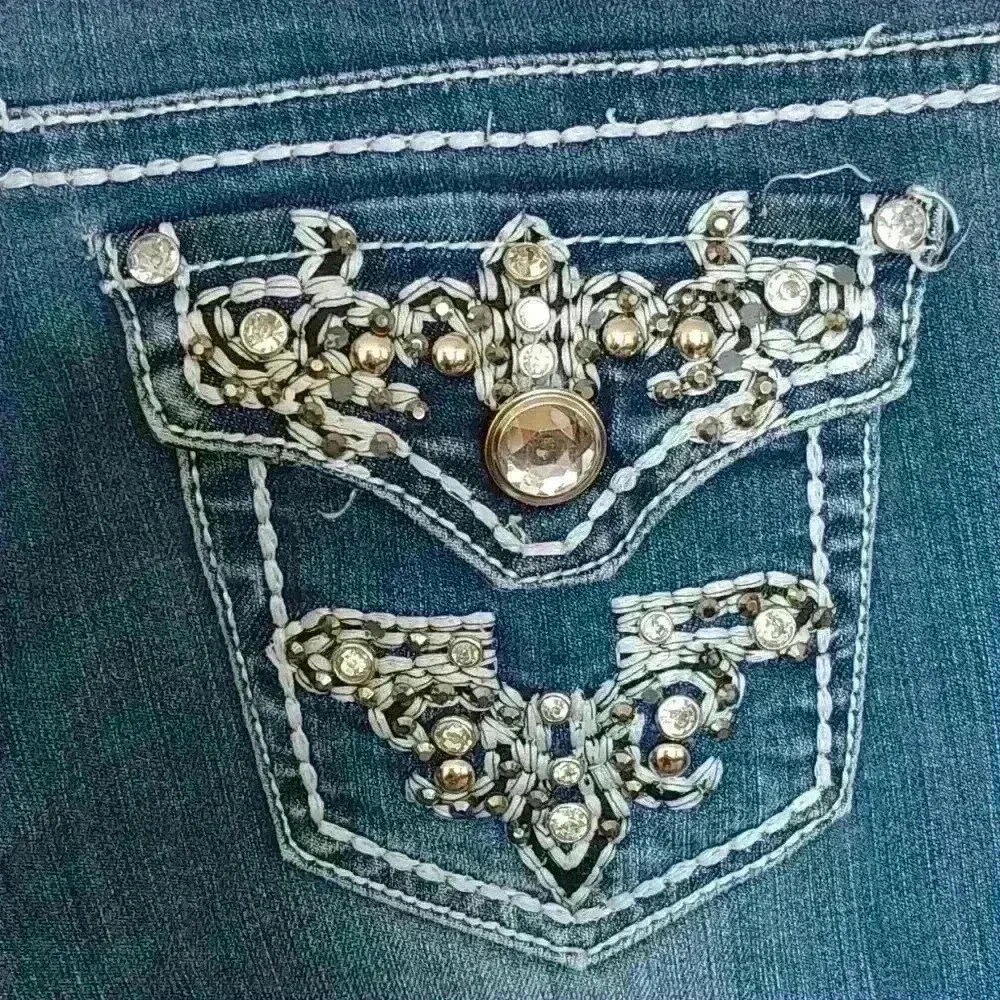Miss Chic Jeans - Picture 7 of 9